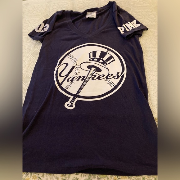 Victoria’s Secret PINK New York Yankees MLB Baseball V-Neck T-Shirt Small - Picture 1 of 7